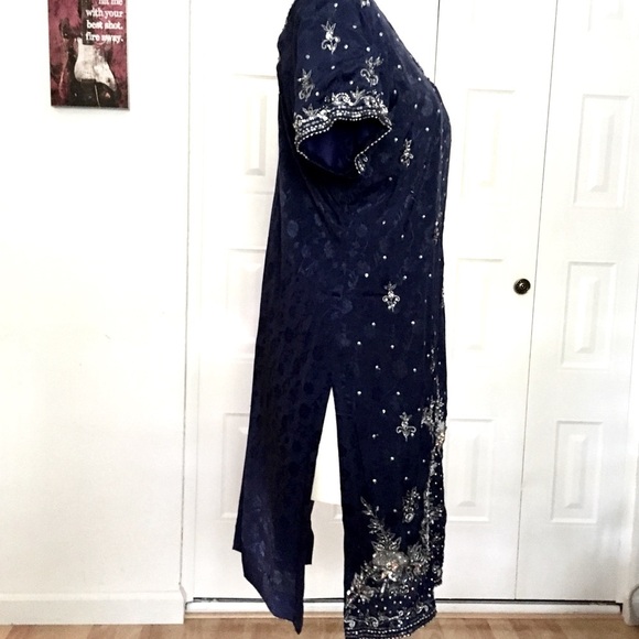 Handcrafted midnight blue beaded sequined kameez - Picture 7 of 8